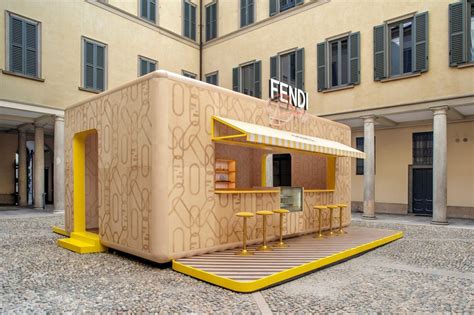 Il bar di Fendi a Milano per fare foto come le influencer 